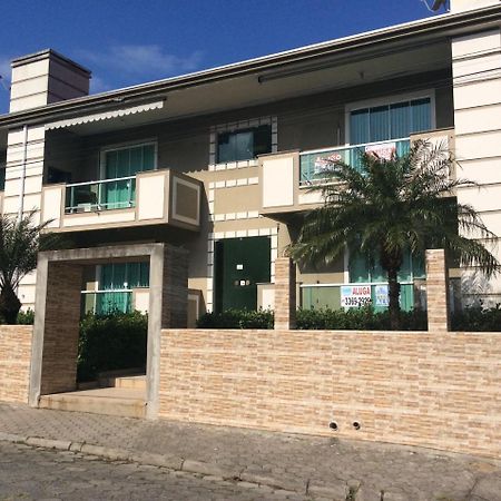 Residencial Jardim Palmeiras Бомбиньяс Экстерьер фото