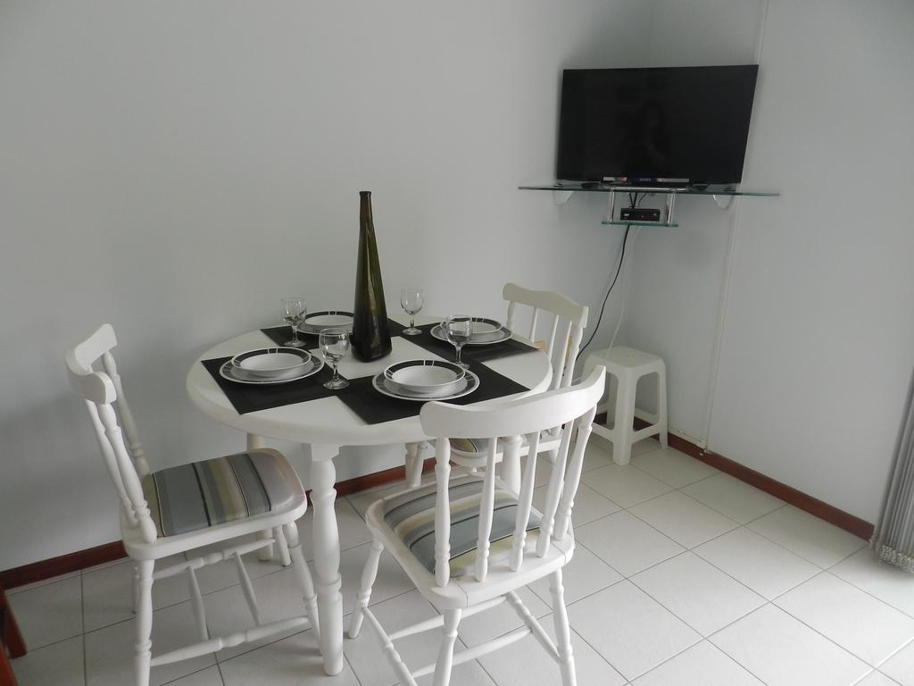 Residencial Jardim Palmeiras Бомбиньяс Экстерьер фото