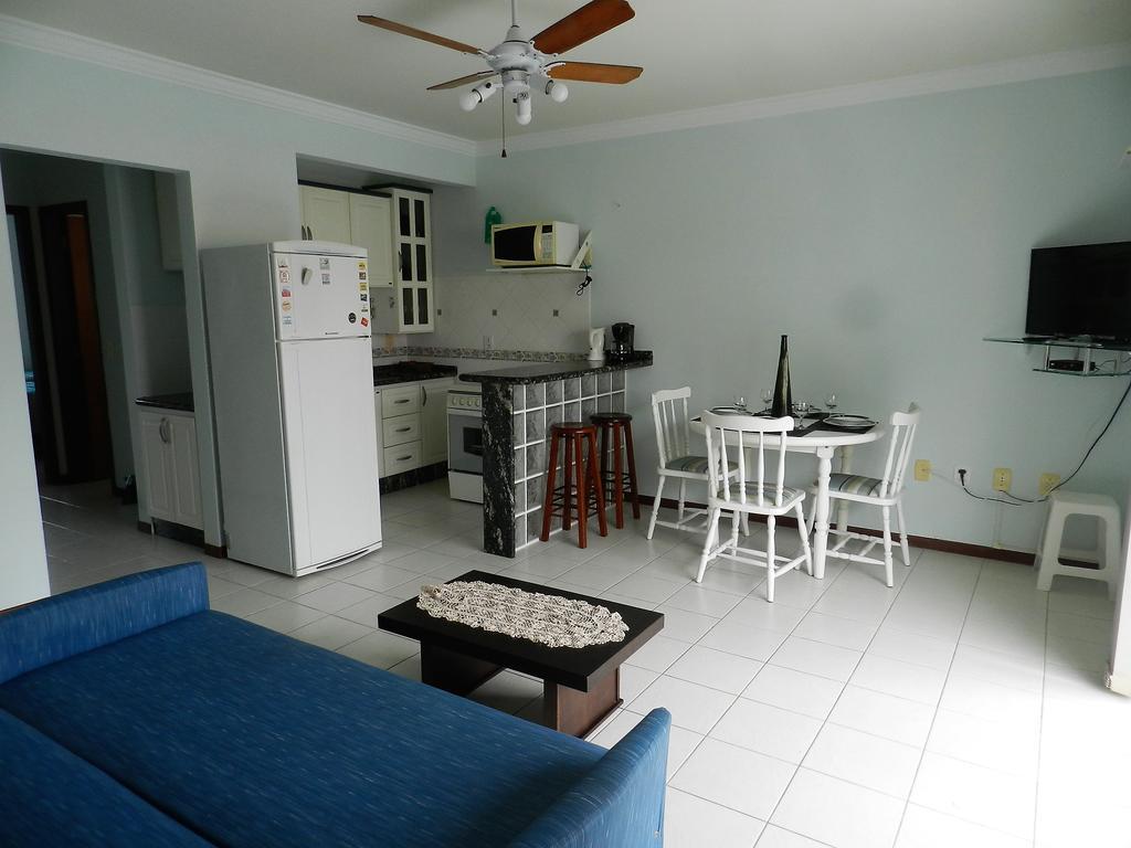 Residencial Jardim Palmeiras Бомбиньяс Экстерьер фото