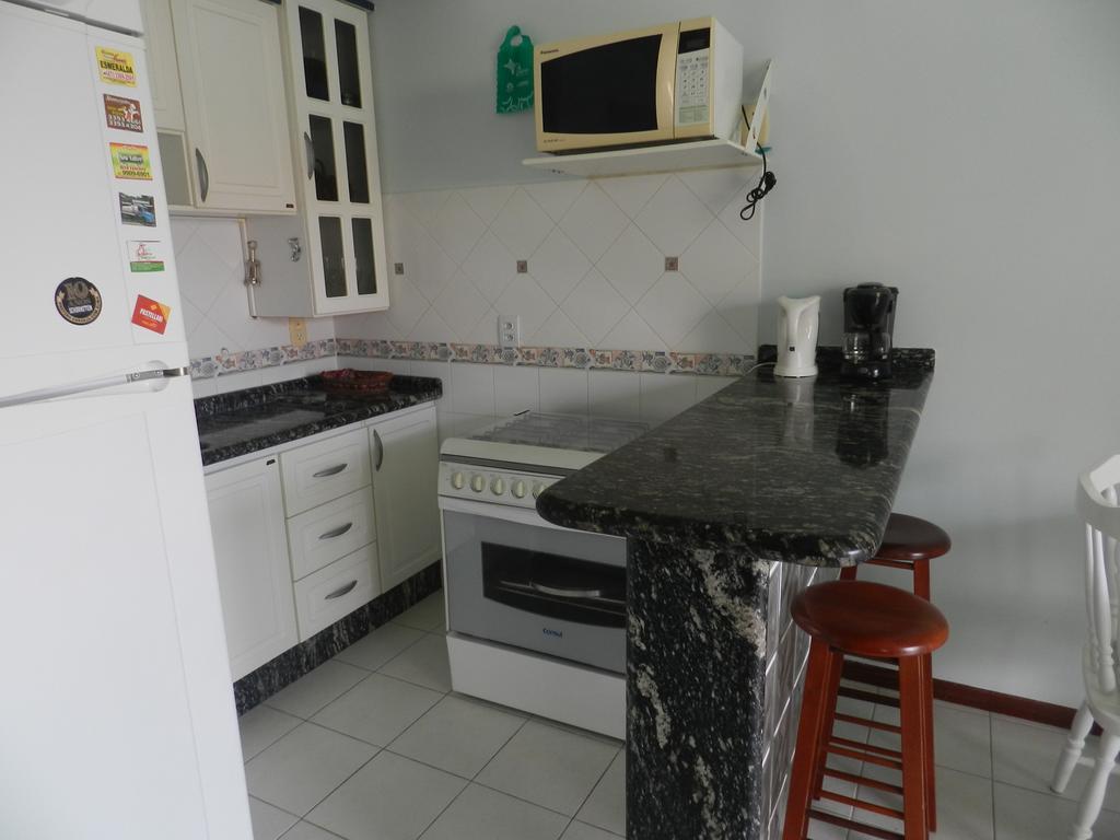 Residencial Jardim Palmeiras Бомбиньяс Экстерьер фото